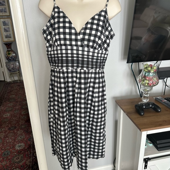 Banana Republic Black and White Checkered Women's Dress size 8 - Picture 2 of 8